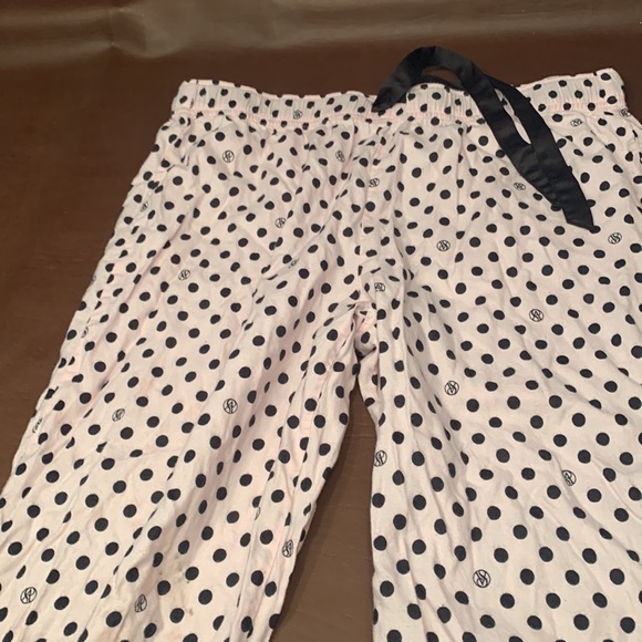 Victoria’s Secret pajama pants small. Pink and black. NWOT. - Picture 2 of 8